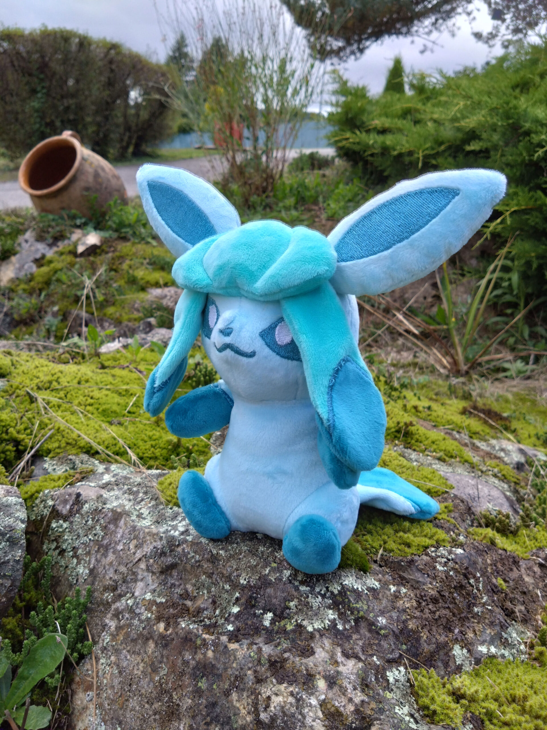 Peluche Givrali de côté